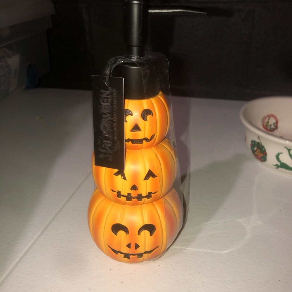 🎃 Pumpkin soap dispenser